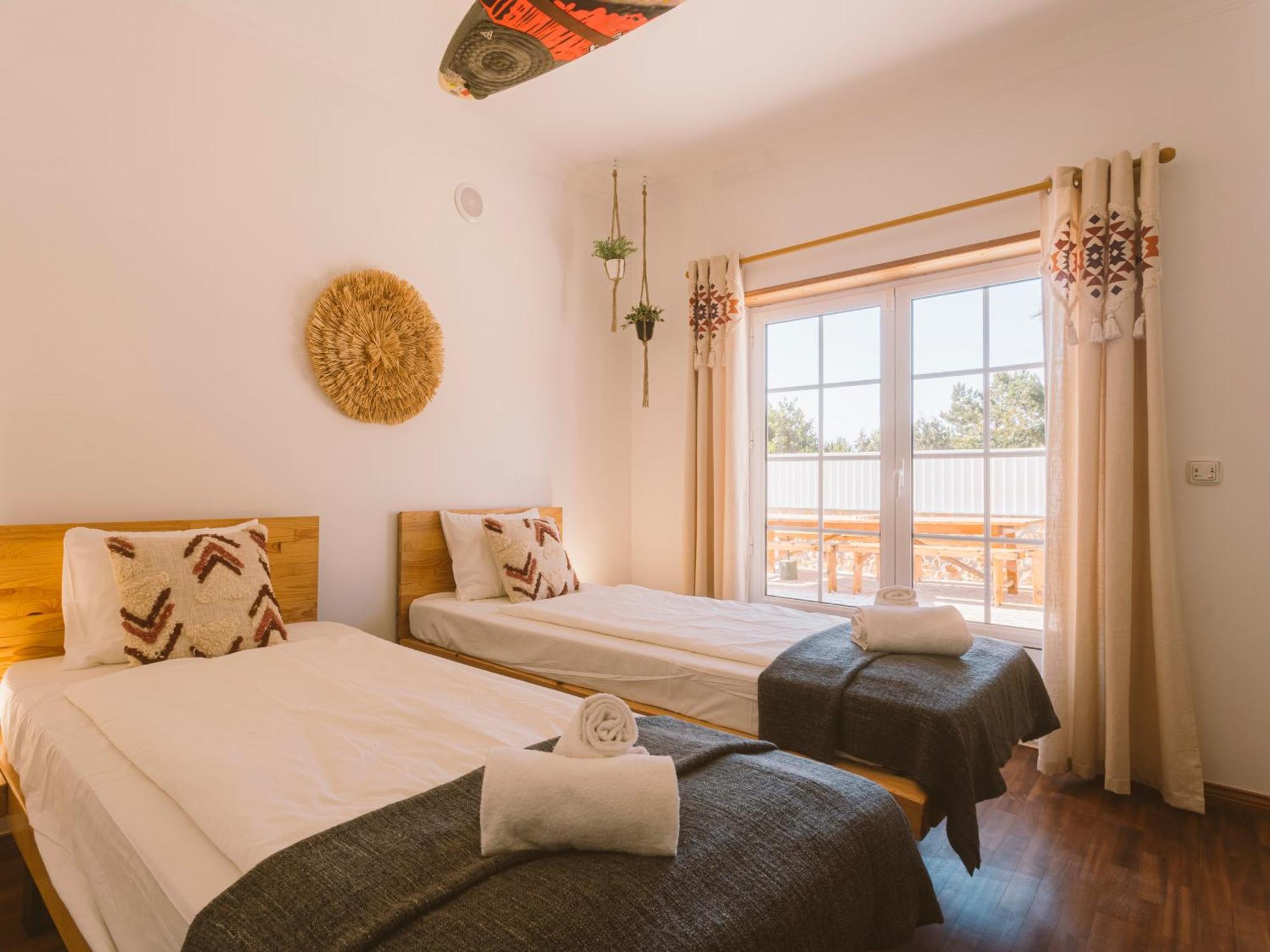 Cliff Surf House Hostel A dos Cunhados Buitenkant foto